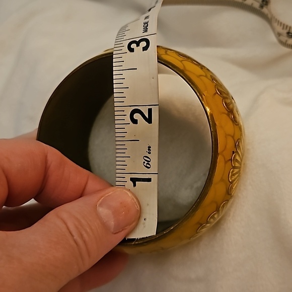 Vintage 1970's Brass Goldenrod Floral Daisy Scales Chunky Bangle Bracelet - Picture 7 of 7